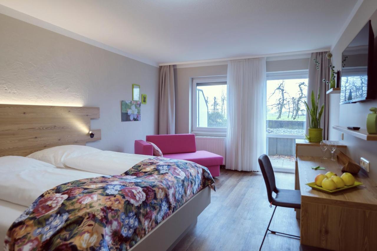 Apfelbluete Bed & Breakfast 8 Km Vom Bodensee Salem  Exteriör bild